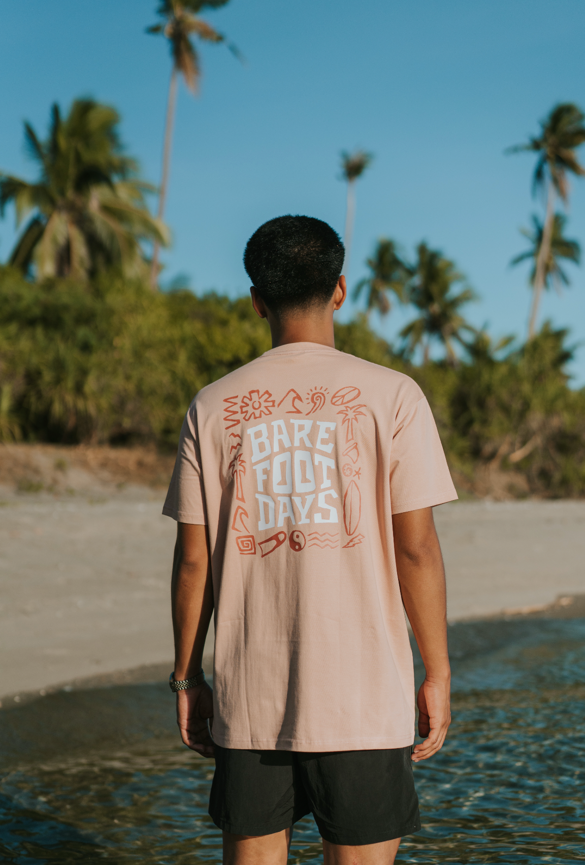 BAREFOOT DAYS T-Shirt